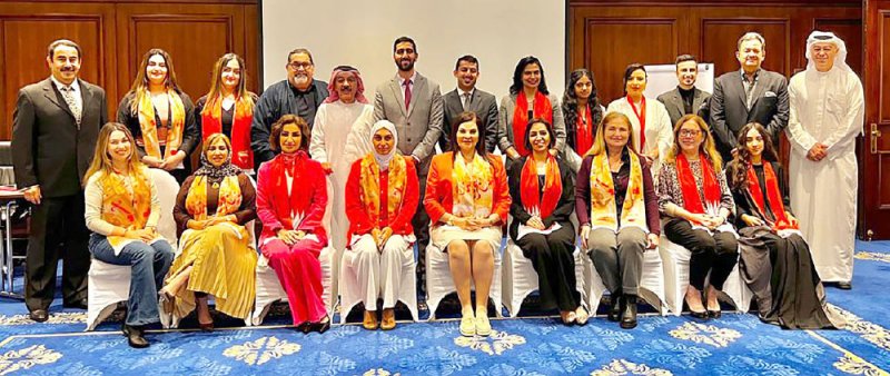 الحداد تستعرض مراحل تطور المرأة البحرينية منذ عقود