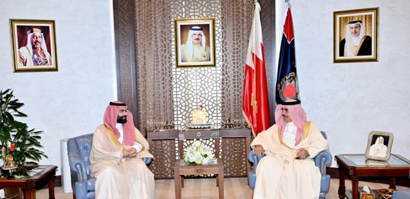 وزير الداخلية يستقبل السفير السعودي ويشيد بالعلاقات التاريخية بين البلدين