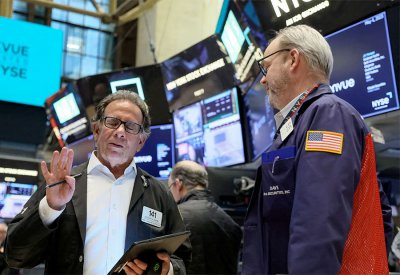 "وول ستريت" باللون الأخضر بعد بيانات تضخم أميركية ضعيفة