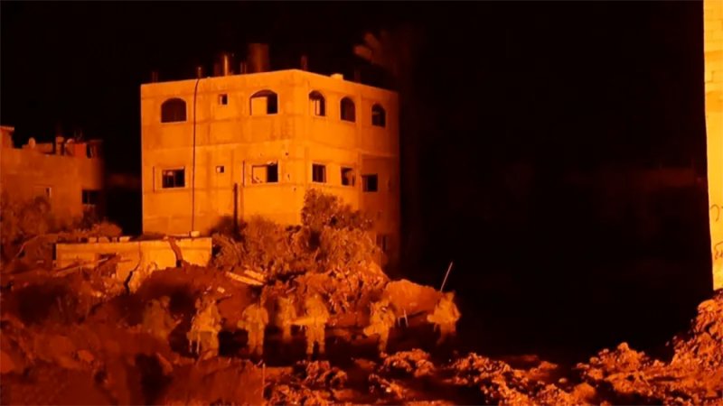 نزوح عدد كبير من سكان جباليا.. وأوامر بإخلاء مخيم البريج