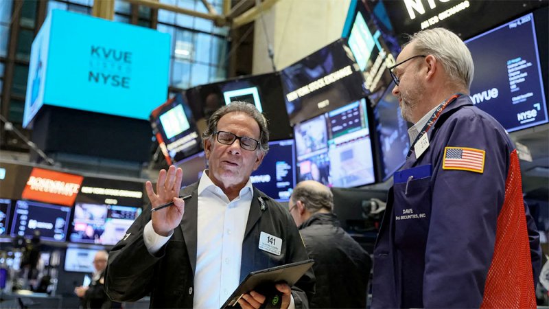 "وول ستريت" باللون الأخضر بعد بيانات تضخم أميركية ضعيفة