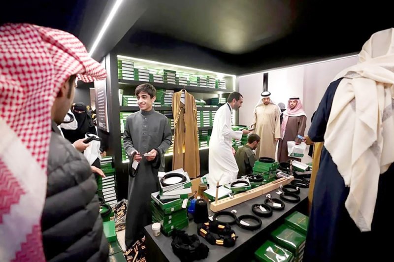 الأحساء بورصة عالمية لـ “البشت”... والبحرينيون يفضلونه