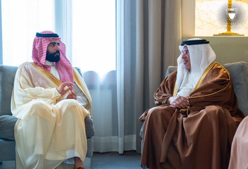 سمو ولي العهد رئيس مجلس الوزراء يلتقى السفير السعودي بمناسبة انتهاء فترة عمله