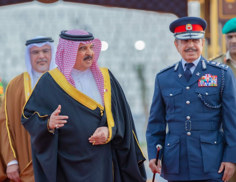 جلالة الملك المعظم يتفضل وبحضور سمو ولي العهد رئيس مجلس الوزراء ويشمل برعايته افتتاح مبنى القيادة والمنشآت الجديدة بمعسكر سافرة