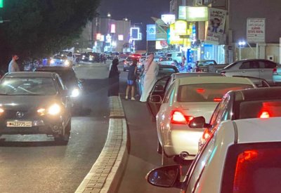 رصيف في الرفاع الشرقي يمنع مرور الإسعاف