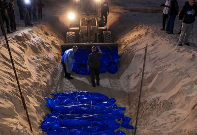 مساع فلسطينية للتعرف على هوية 80 شهيداً سلمتهم إسرائيل
