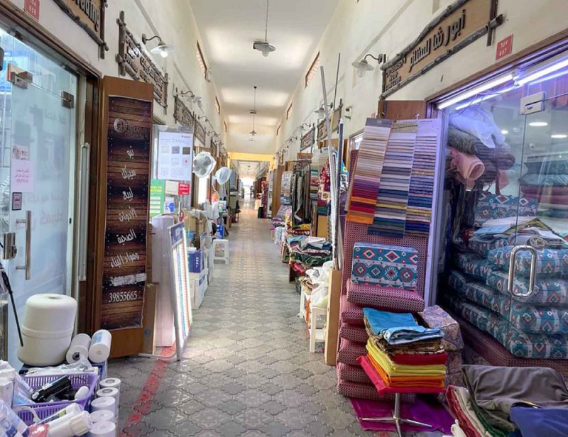 تخطيط وتنظيم شوارع و"باركات" السوق الشعبي