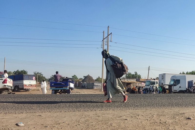 مصر تجلى عددا من الطلاب العالقين بود مدني في السودان