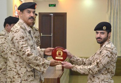 تخريج إحدى الدورات المتخصصة للضباط بقوة دفاع البحرين
