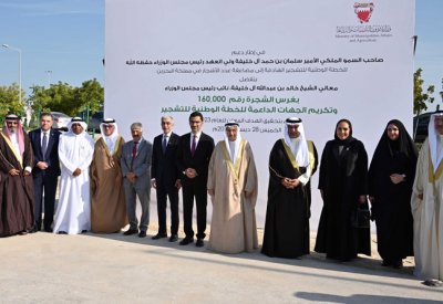 نائب رئيس مجلس الوزراء يغرس الشجرة 160 ألفاً احتفاءً بتحقيق الهدف للعام 2023