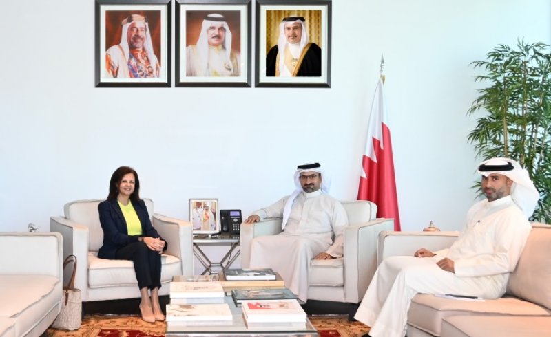وزير الصناعة والتجارة يلتقي القائم بأعمال سفارة الجمهورية اللبنانية لدى مملكة البحرين
