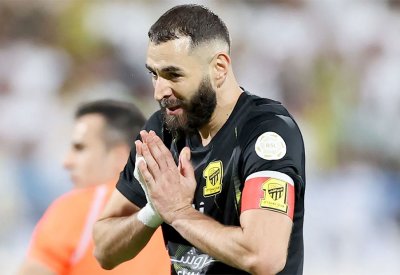 وسط نتائج سلبية.. اتحاد جدة يمنح بنزيمة إجازة لـ3 أيام