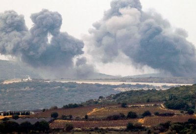 تطورات جبهة لبنان.. قصف إسرائيلي وقتلى في صفوف حزب الله