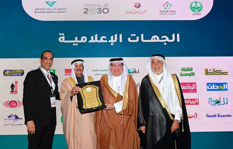 اللجنه المنظمة العليا لمهرجان "كرتنا ثقافتنا" تُكرم الكاتب الصحفي جمال الياقوت وتشيد بدوره الإعلامي