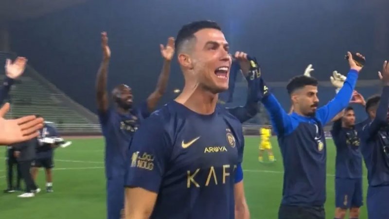 بعد رباعية في مرمى التعاون.. رونالدو يحتفل مع جماهير النصر ويصرخ: "يلا"