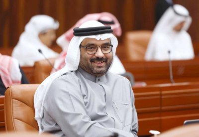 نواب: الأجانب يضخون مليار دينار من رواتبهم خارج البحرين