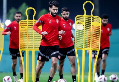 منتخبنا الوطني يصل دبي ويخوض مرانه الأول