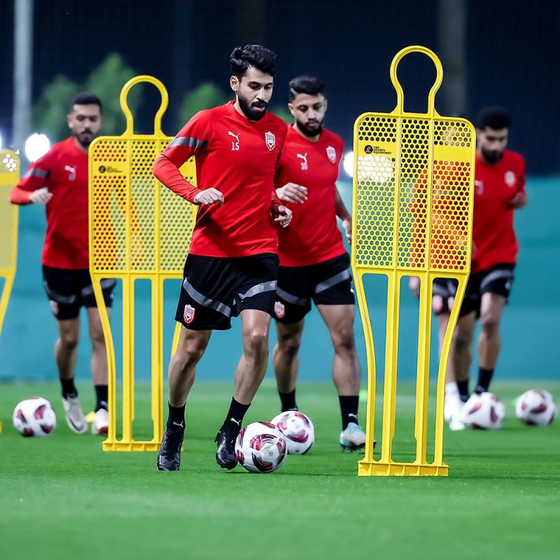 منتخبنا الوطني يصل دبي ويخوض مرانه الأول