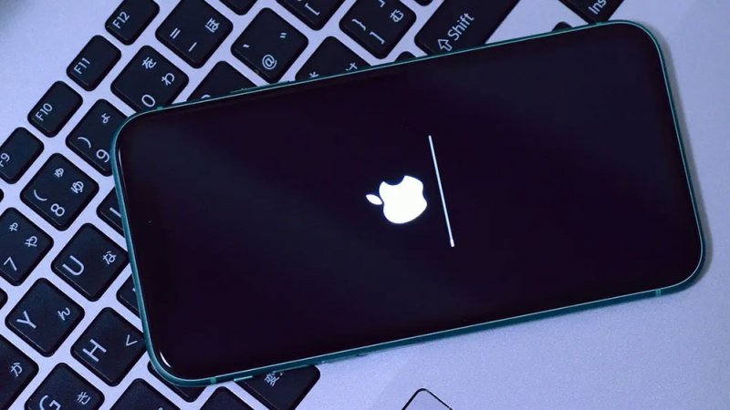 "آبل" تسحب تحديث iOS 17.3 بعد إطلاقه بساعات.. ماذا حدث؟