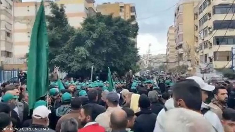 حركة حماس تشيّع العاروري واثنين من رفاقه في بيروت