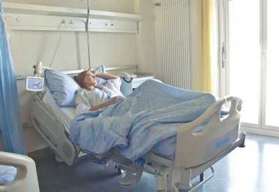 أعراض هضمية تساعد في تشخيص سرطان يصيب النساء