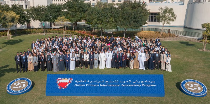 سمو ولي العهد رئيس الوزراء: الإنجازات الوطنية تتحقق بفضل أبناء الوطن من فريق البحرين