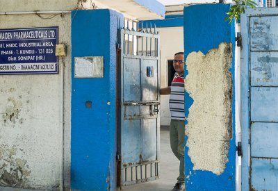 الهند تأمر بوضع معايير جديدة لتصنيع الأدوية بعد وفيات أطفال