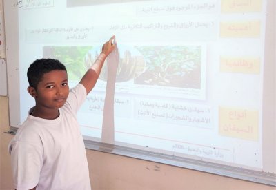 طلبة المعلم السيد عباس يشرحون دروسهم بإتقان وتميز