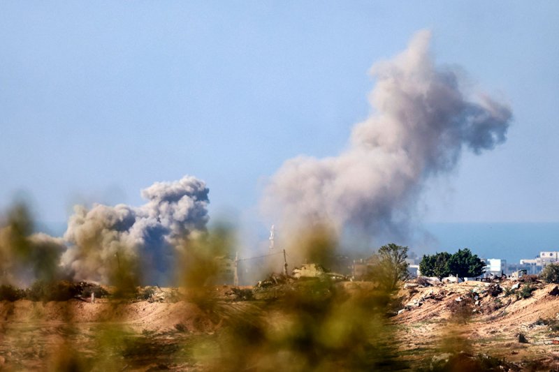 عشرات الضحايا والجرحى جرّاء قصف إسرائيلي لمناطق في غزة