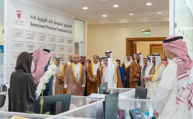 سمو ولي العهد رئيس مجلس الوزراء يؤكد على ما يربط مملكة البحرين وسلطنة عمان الشقيقة من علاقات راسخة