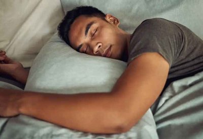 لماذا ننام؟.. علماء يقدمون أول دليل مباشر يشرح السبب