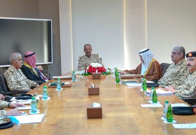 القائد العام لقوة دفاع البحرين يجتمع مع معالي رئيس المجلس الأعلى للصحة
