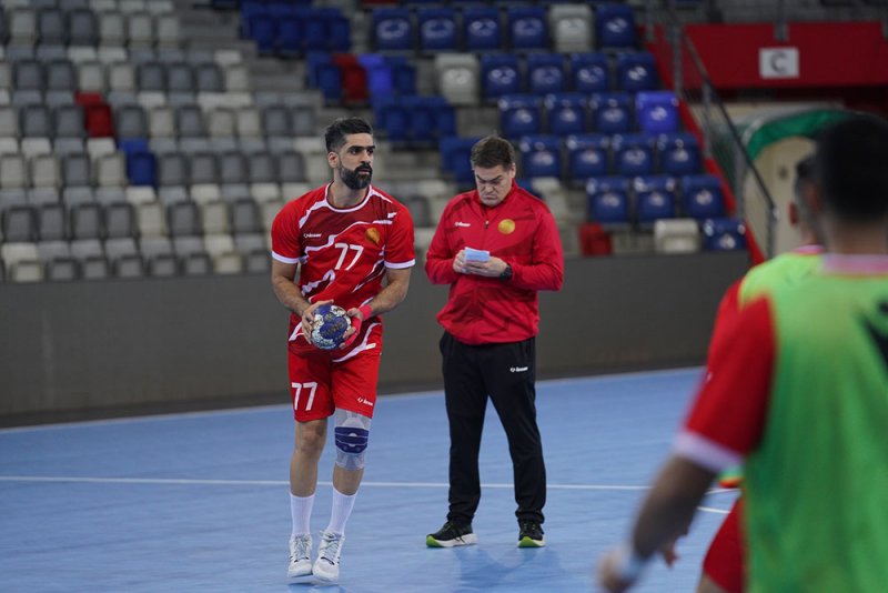 الجهاز الفني يعلن القائمة النهائية لمنتخب اليد في الآسيوية