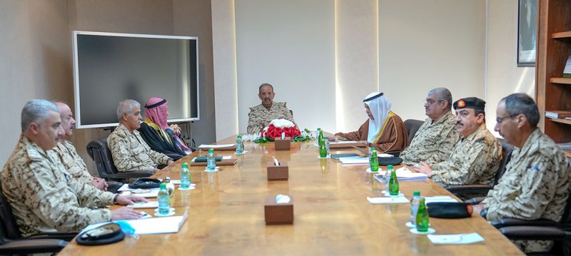 القائد العام لقوة دفاع البحرين يجتمع مع معالي رئيس المجلس الأعلى للصحة