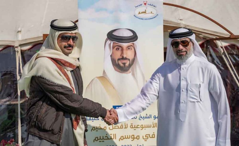 محافظ المحافظة الجنوبية يكرم الفائزين في مسابقة أفضل مخيم في موسم البر 