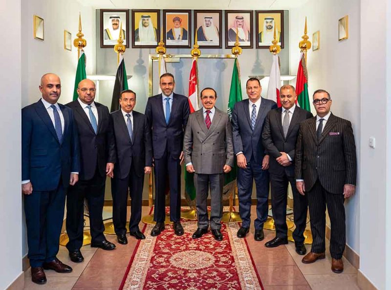 وزير الداخلية يلتقي سفراء دول مجلس التعاون خلال زيارته مقر البعثة الدائمة للمجلس ويؤكد على تعزيز العمل الأمني الخليجي المشترك