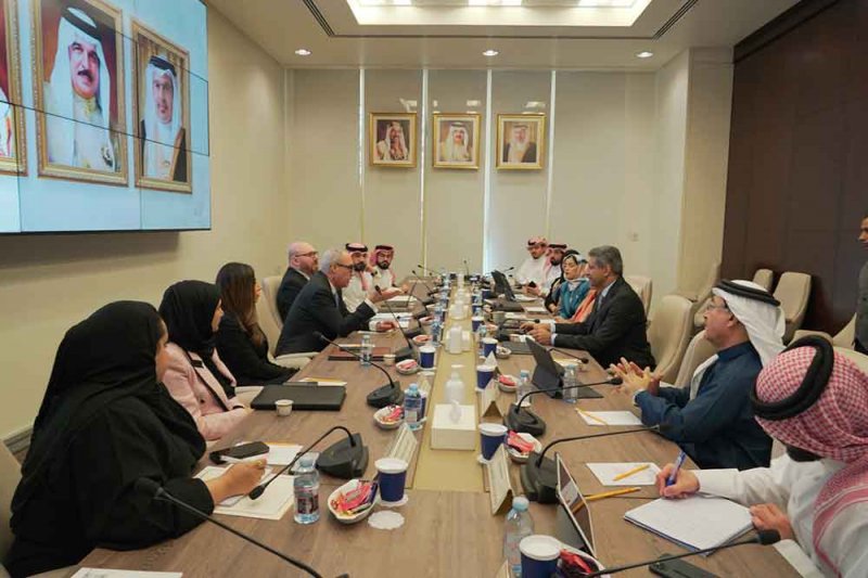 "التحقيق البرلمانية في بحرنة الوظائف" تلتقي بوزير المواصلات ومحافظ مصرف البحرين المركزي
