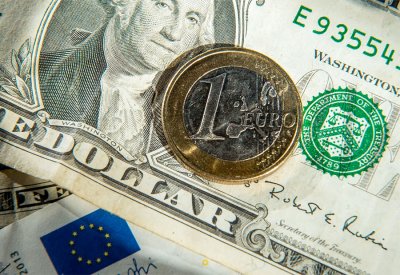 الدولار مستقر والأسواق تقيم بيانات التضخم الأميركية المحيرة