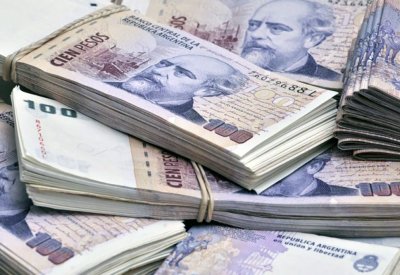 211 % التضخم في الأرجنتين .. والحل ورقة بـ 20 ألف بيزو