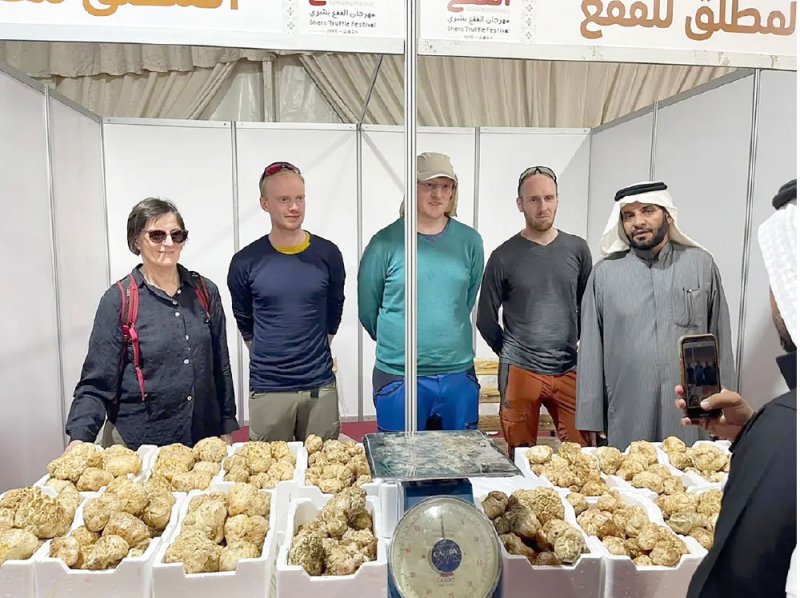 وسط مزاد واسع.. حبة الفقع تصل لرقم خيالي في السعودية
