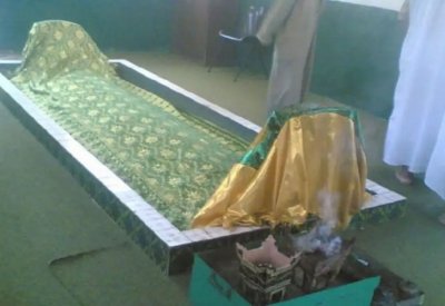 صورة "مزعومة" لقبر النبي محمد بالمدينة.. هذه حقيقتها!