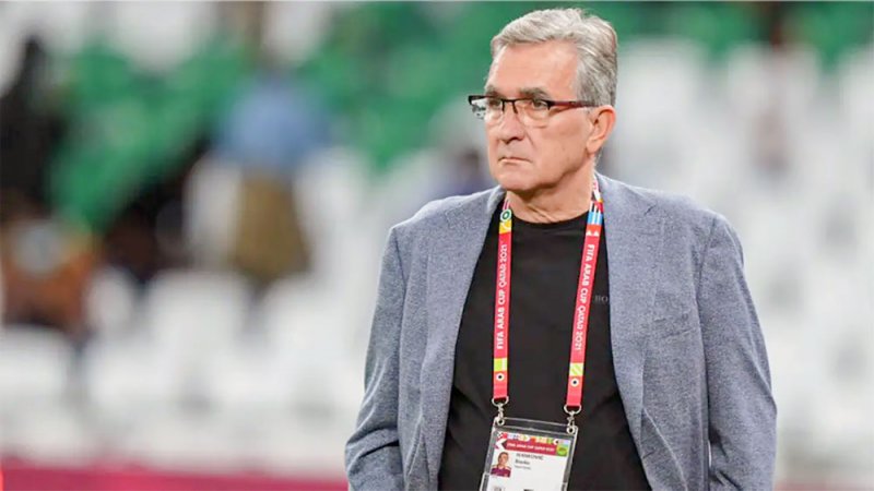 مدرب عمان: لا نخشى الفائز الوحيد على بطل العالم