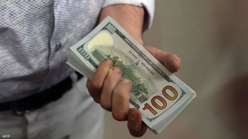 تصريحات لمسؤول بالفيدرالي ترفع الدولار لأعلى مستوى في شهر