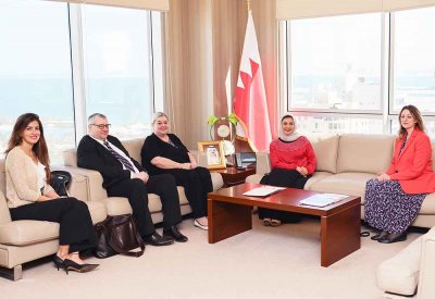 الأمين العام للتظلمات تلتقي خبيرة دولية مختصة في مشاريع العدالة الإصلاحية للأطفال