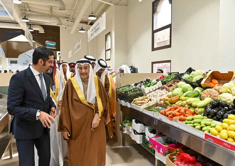 بالصور.. الشيخ خالد بن عبد الله يفتتح سوق الرفاع المركزي