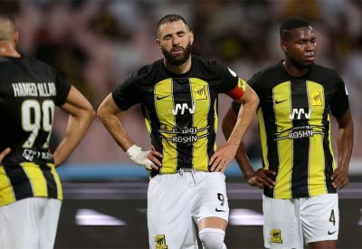 بنزيمة يعود إلى الاتحاد بعد تأخر 17 يوما.. وهذا مصيره