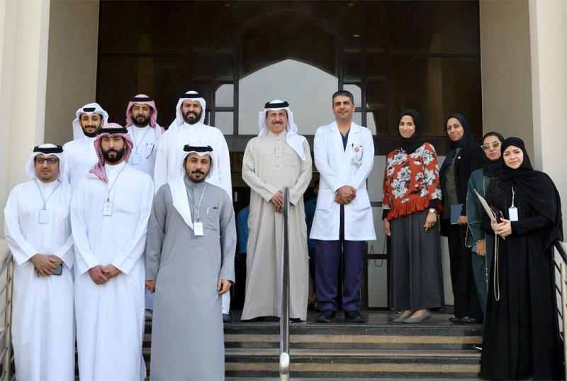 نائب محافظ المحرق يزور مركز حالة بوماهر الصحي ويشيد بجهود وزارة الصحة