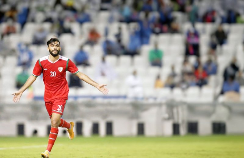 اليحيائي لاعب السلطنة: لا خيار لنا سوى الفوز