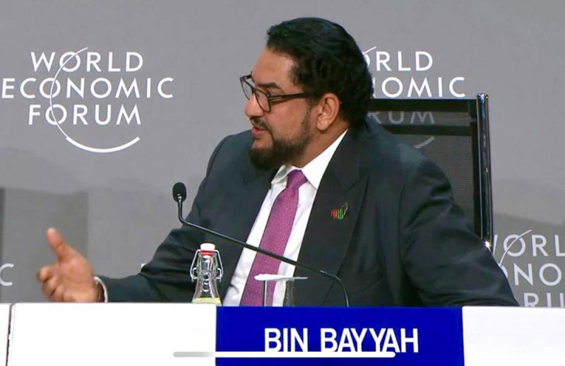 بن بيه يدعو لتكريس الأخلاق في الذكاء الاصطناعي.. وهذه رؤية الإمارات لبناء نظام دولي يصون "الكرامة" ويحميها