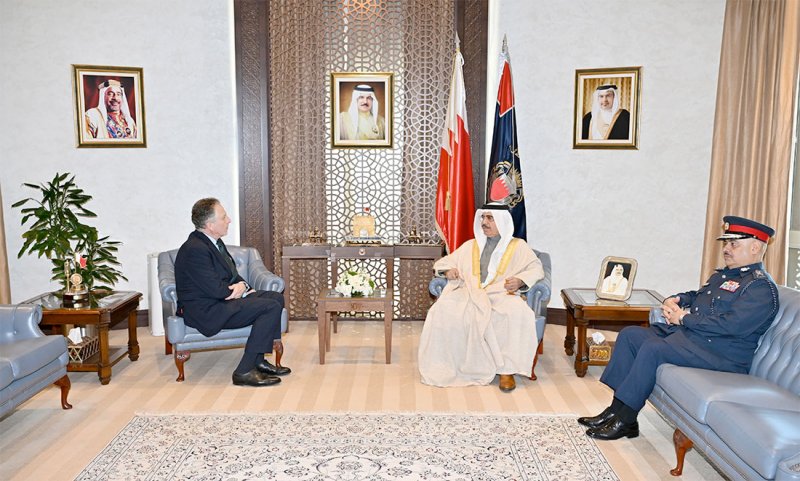 وزير الداخلية يستقبل رئيس هيئة أركان الدفاع للقوات المسلحة البريطانية السابق